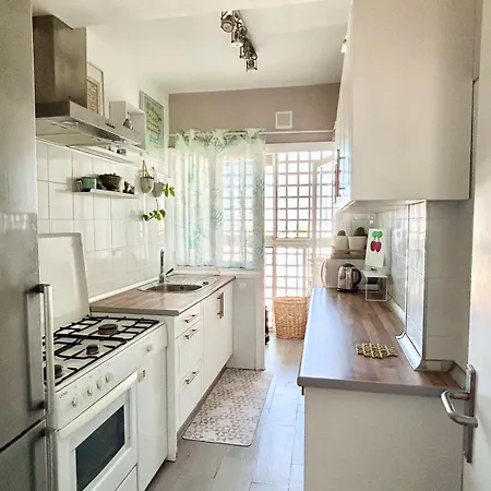 Double In Center Women Only 马尔韦利亚