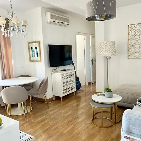 Lovely Double Bedroom For Women Only In Marbella Center