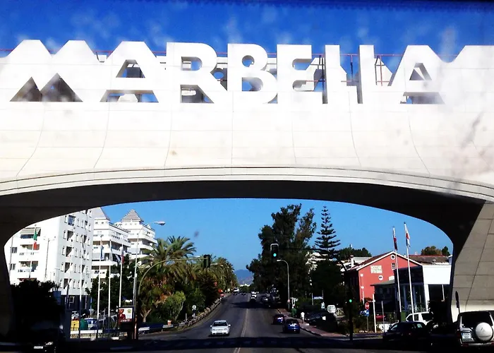 Lovely Double Bedroom For Women Only In Marbella Center Проживание в семье Марбелья