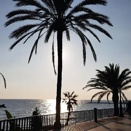 Lovely Double Bedroom For Women Only In Marbella Center Accommodatie bij particulieren *