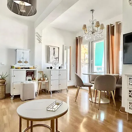 Lovely Double Bedroom For Women Only In Marbella Center Homestay szállás *