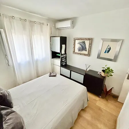 Lovely Double Bedroom For Women Only In Marbella Center * Марбелья